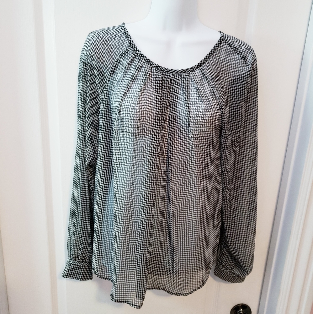 The Limited Brands Top Houndstooth